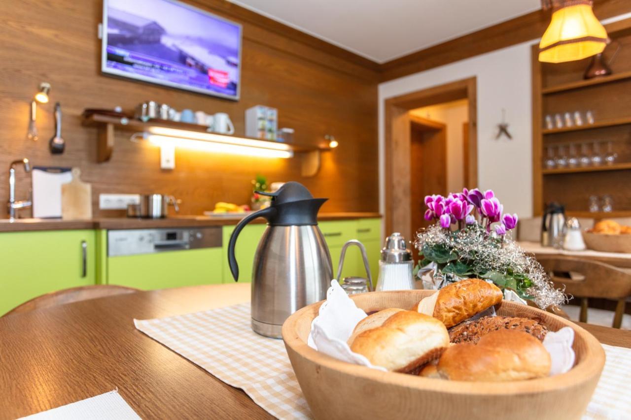 Hölzl Bed&Breakfast Neukirchen am Großvenediger Exterior foto