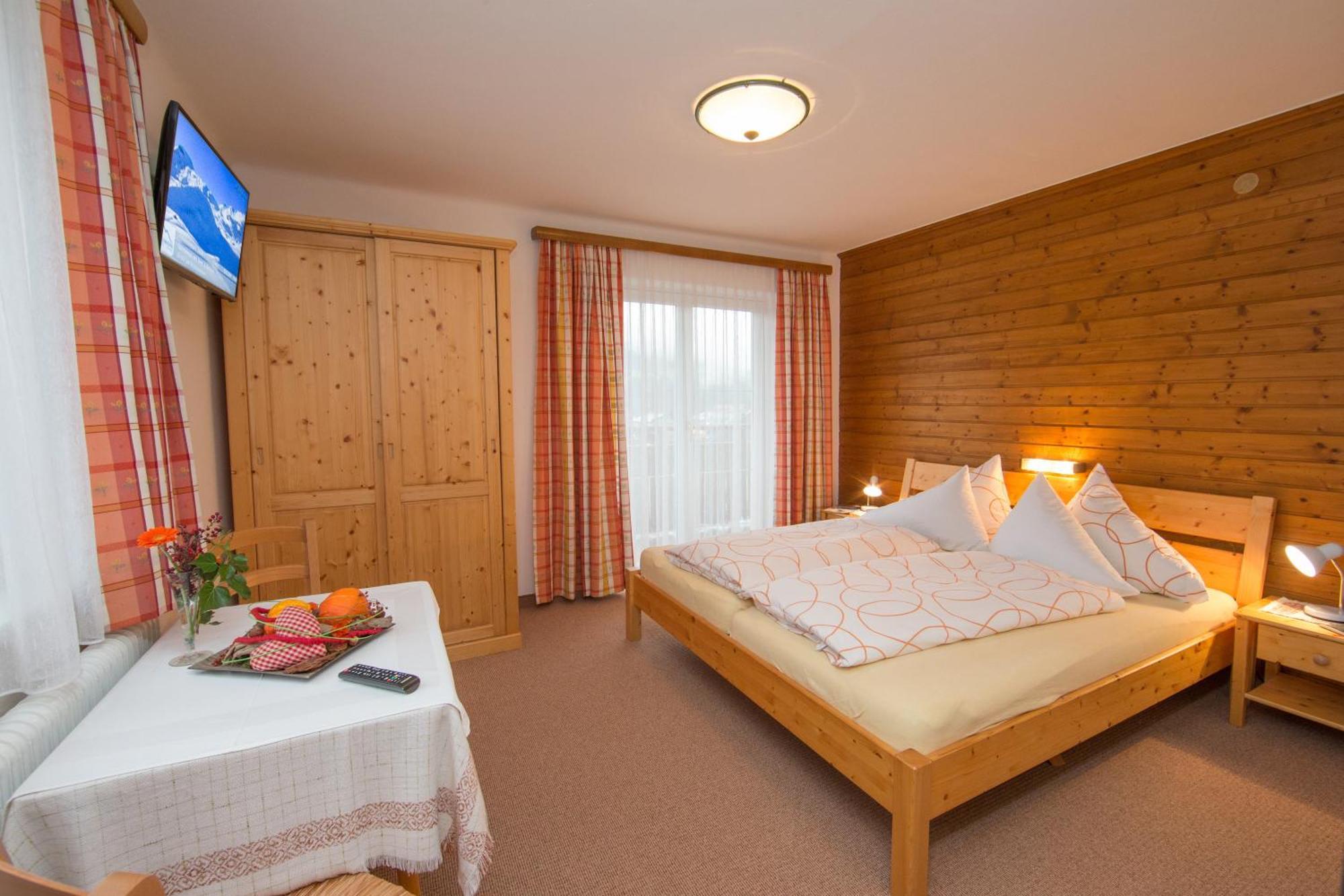 Hölzl Bed&Breakfast Neukirchen am Großvenediger Zimmer foto